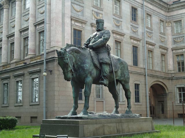 pamjatnik Aleksandru III.jpg pamjatnik Aleksandru III.jpg